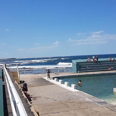 Arena Luxury Beachfront Apartment Newcastle Dış mekan fotoğraf