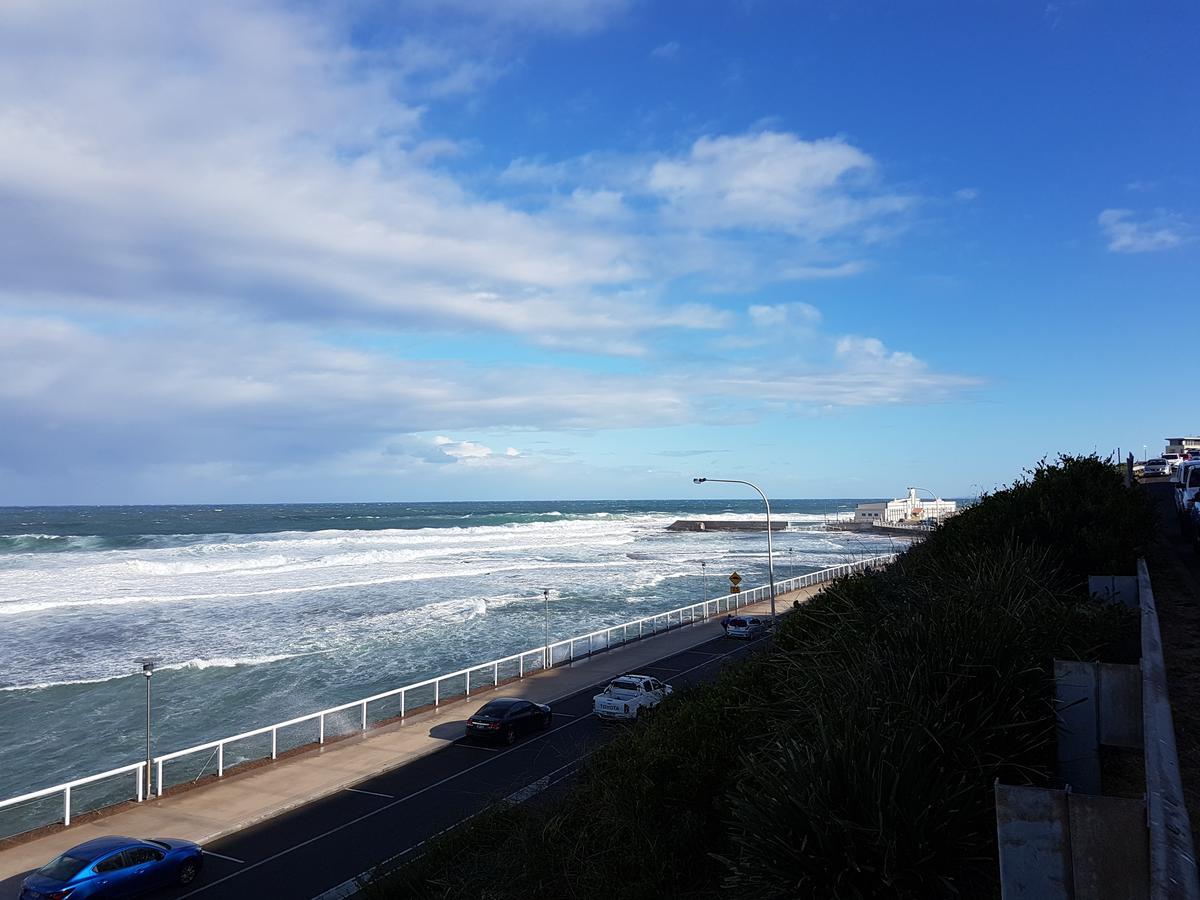 Arena Luxury Beachfront Apartment Newcastle Dış mekan fotoğraf