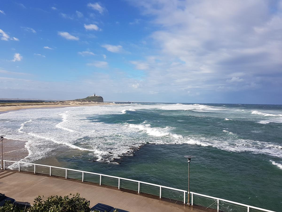 Arena Luxury Beachfront Apartment Newcastle Dış mekan fotoğraf